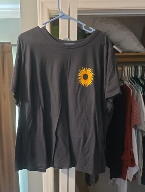 Old Navy Black Short Sleeve Tee with Yellow Sunflower